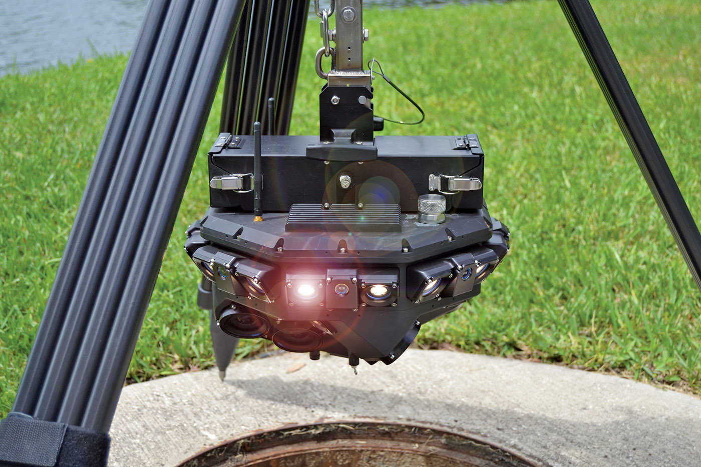 Manhole Liners - CUES SPiDER
