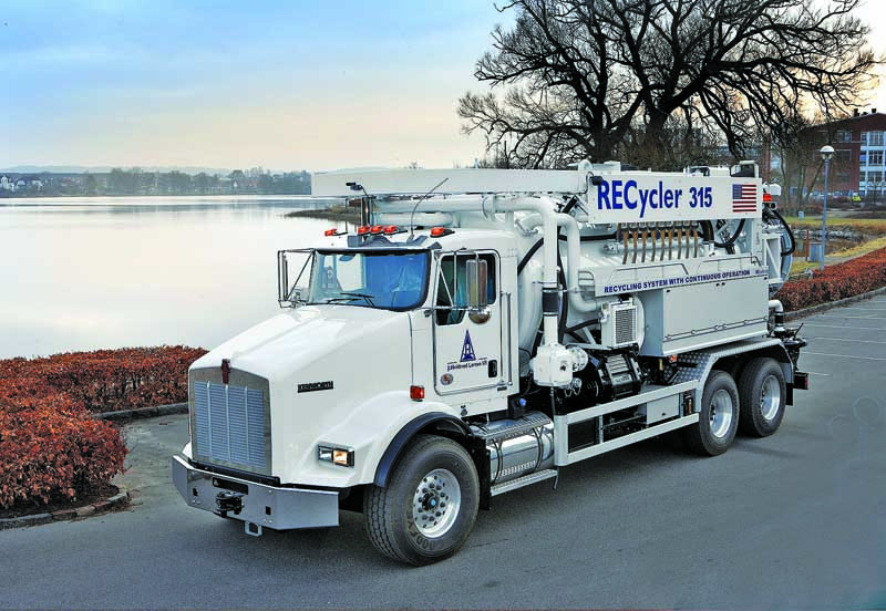 Jet/Vac Combination Trucks/Trailers - Water-recycling combination unit