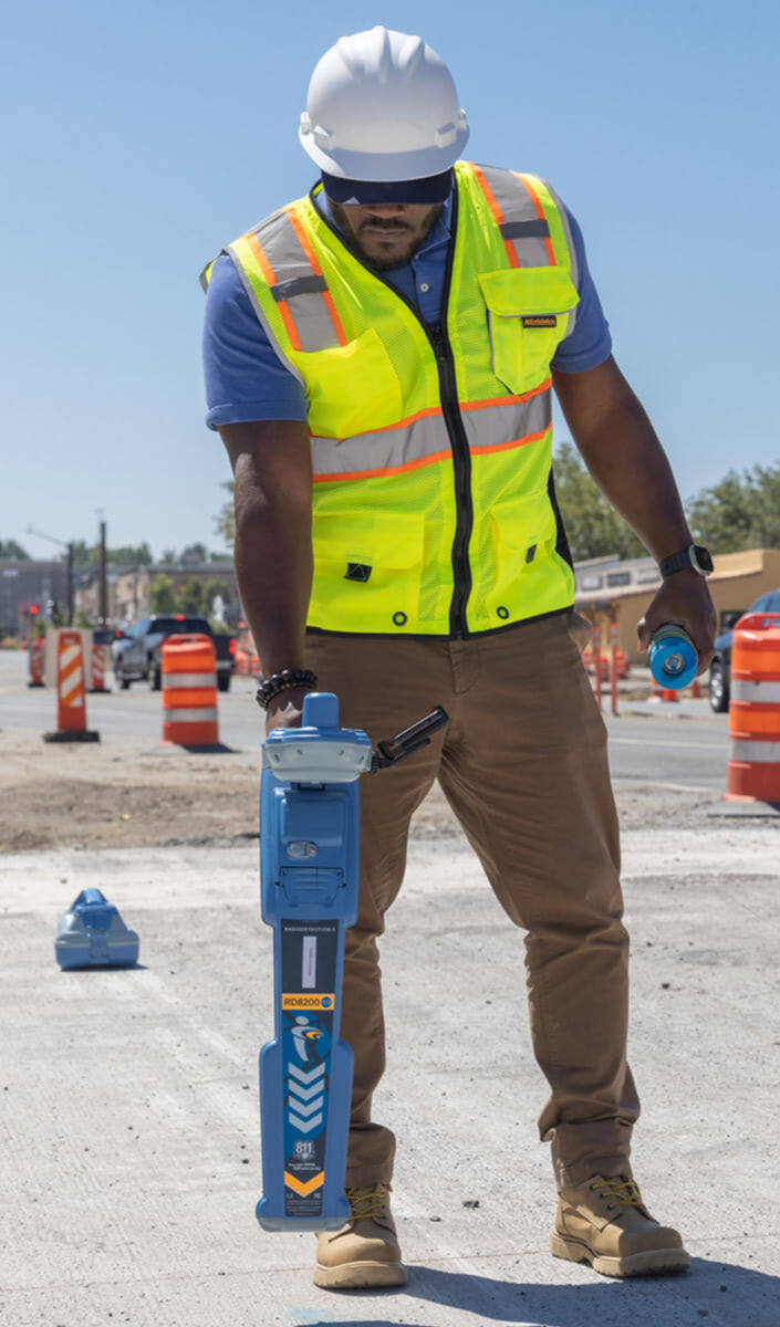 Radiodetection rd8200sg survey grade precision locator