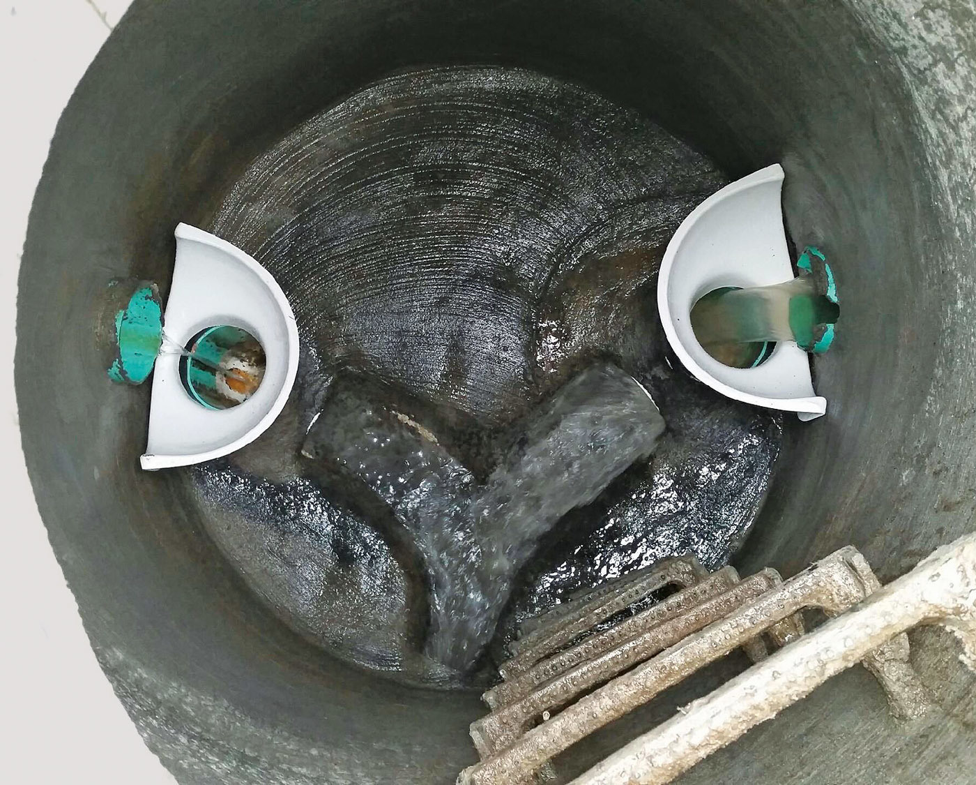 Manhole Parts and Components - RELINER/Duran Inside Drop Bowls