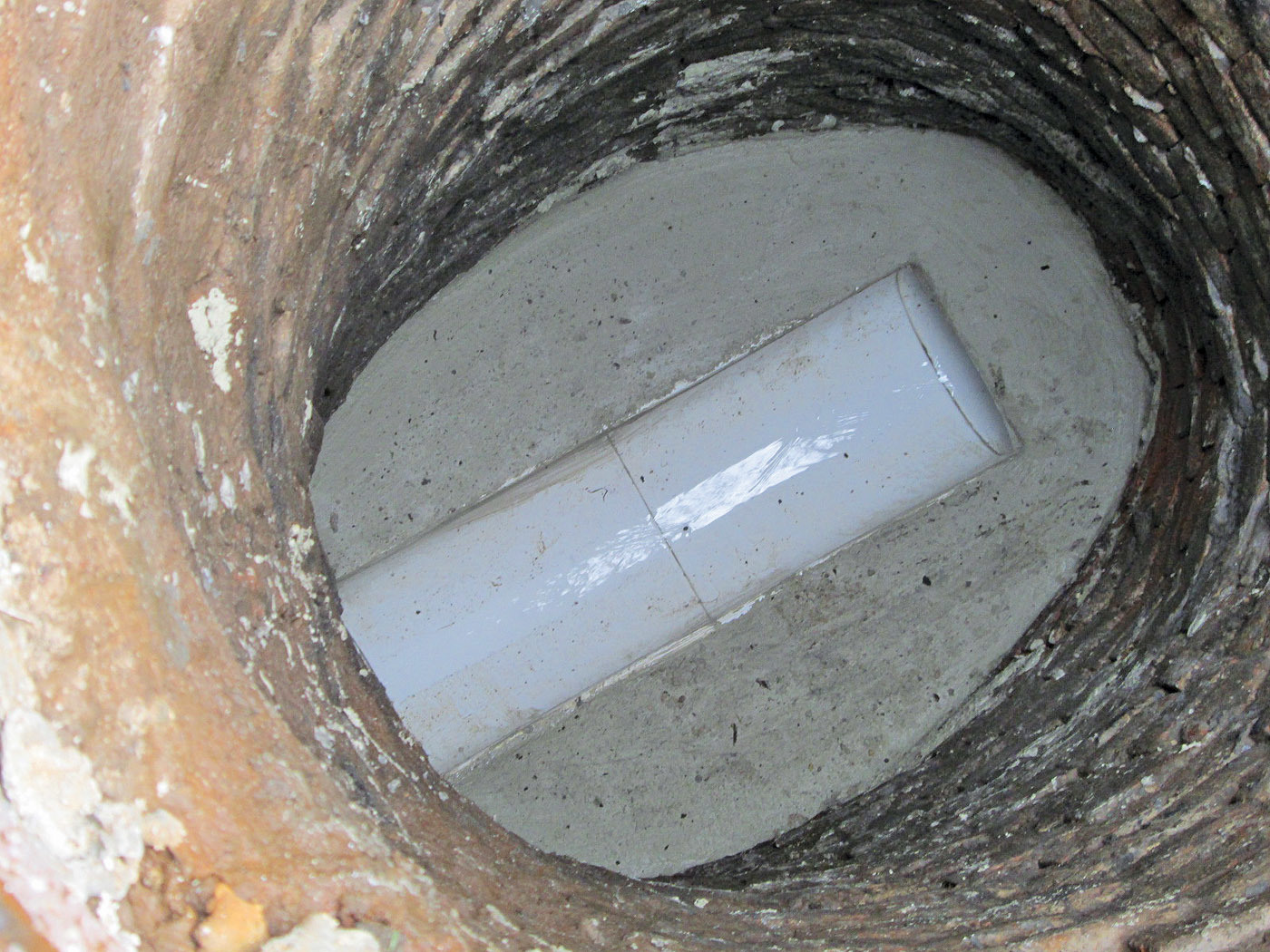 Component - RELINER/Duran Manhole  Invert Channel