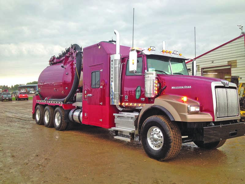 Jet/Vac Combination Trucks/Trailers - Large-capacity hydrovac