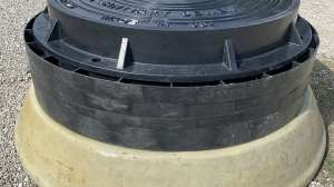Chimney components with cap