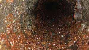 Water pipe before cleaning w300 171030 130559