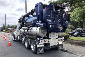 Vactor 2100i catch basin cleaner 1