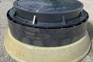 Chimney components with cap