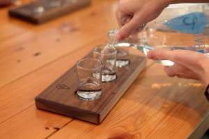 Crystal bridges pouring water 171030 135726