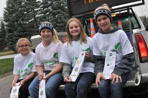 Girl Scouts clean up Midwest communities
