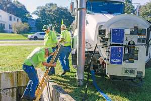 Diverse Stormwater Program Keeps Lakeland's Lakes Healthy