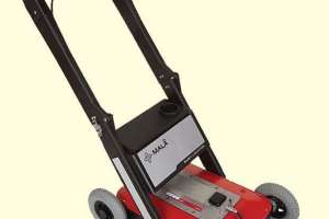 High dynamic range radar locates non-metallic objects