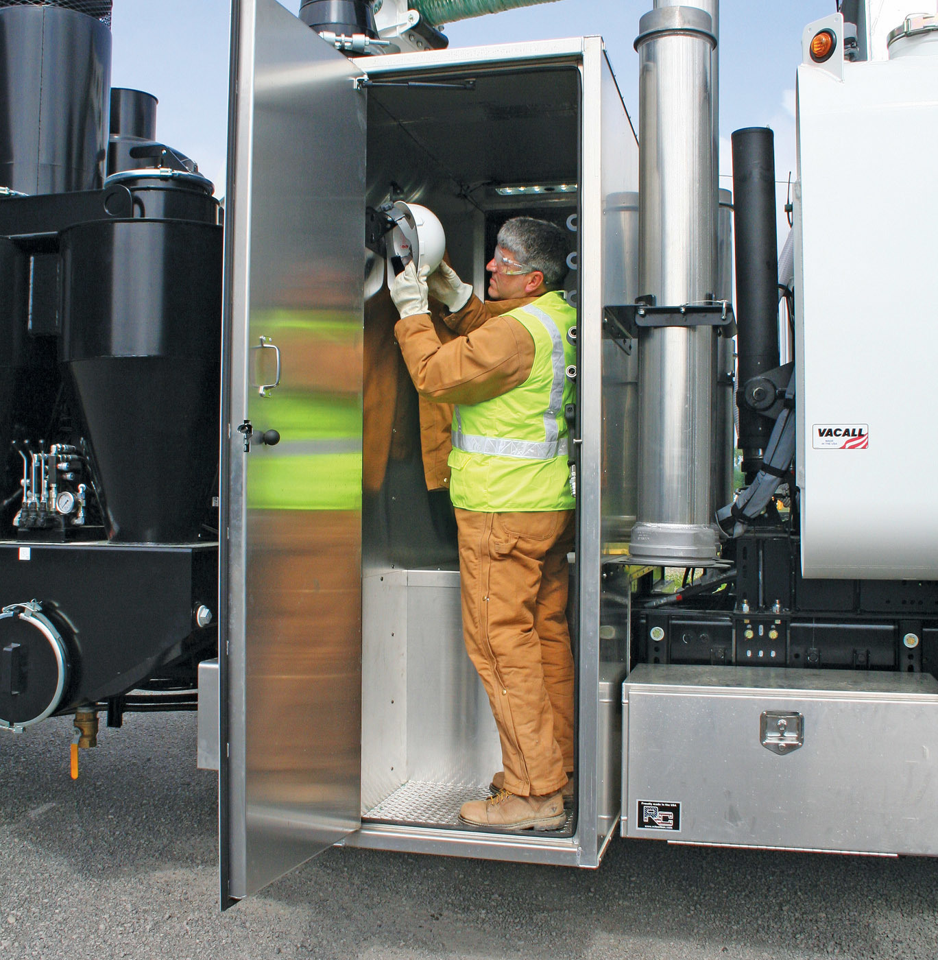 Vacall - Gradall Industries step-in compartment for AllExcavate hydroexcavators